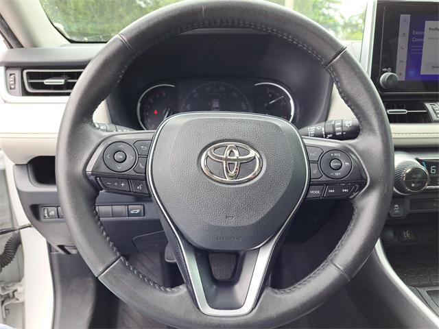 Photo of 2023 White Toyota RAV4