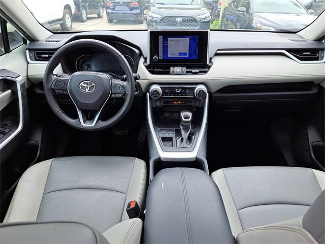 Photo of 2023 White Toyota RAV4