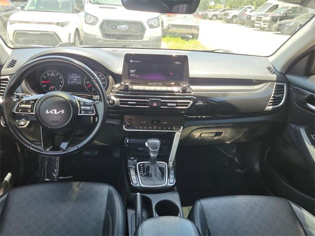 Photo of 2022 Dark Ocean Blue Kia Seltos