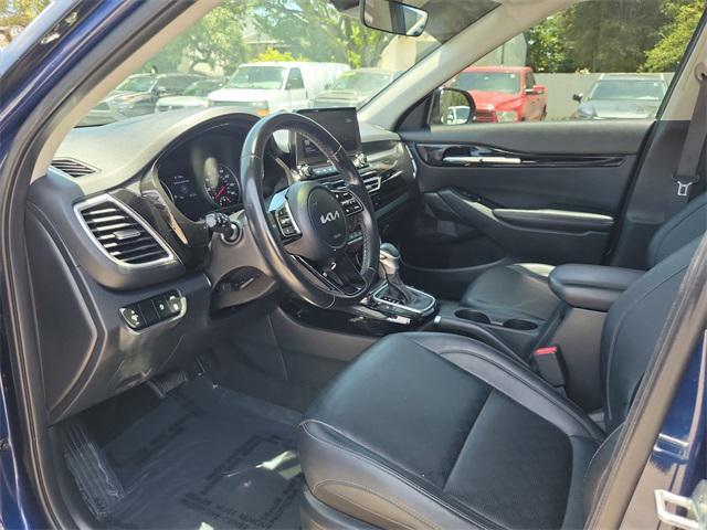 Photo of 2022 Dark Ocean Blue Kia Seltos