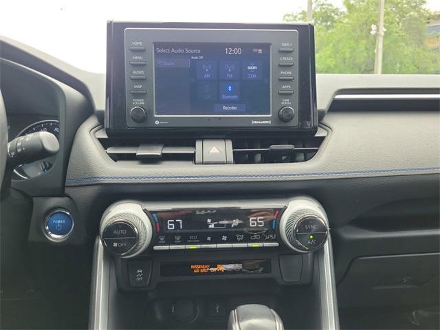 Photo of 2022 Silver Sky Metallic Toyota RAV4 Hybrid