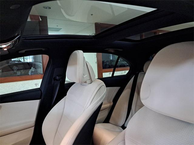Photo of 2022 Polar White Mercedes-Benz C-Class