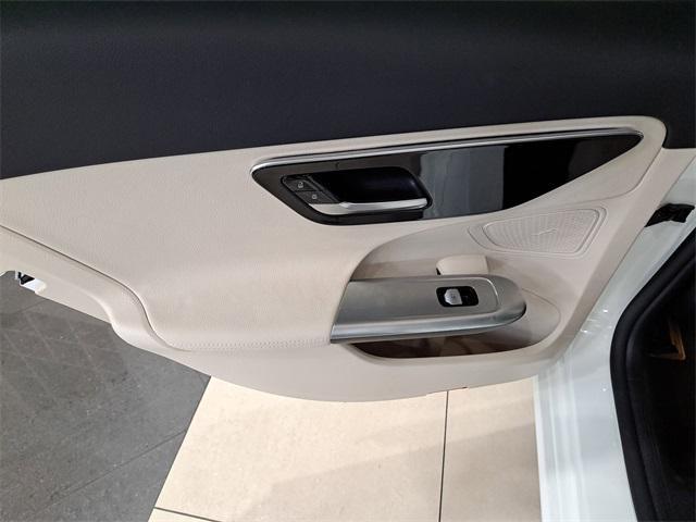 Photo of 2022 Polar White Mercedes-Benz C-Class