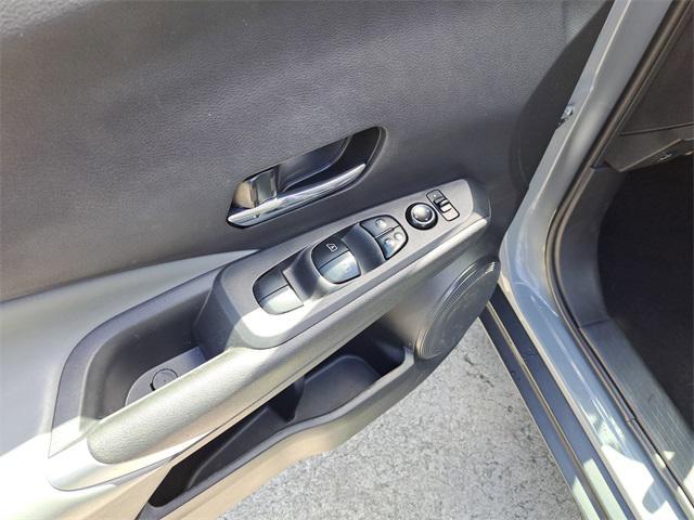 Photo of 2023 Boulder Gray Pearl Nissan Kicks