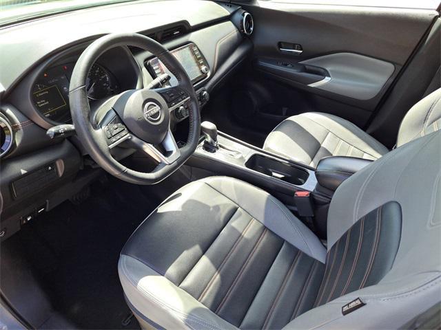 Photo of 2023 Boulder Gray Pearl Nissan Kicks