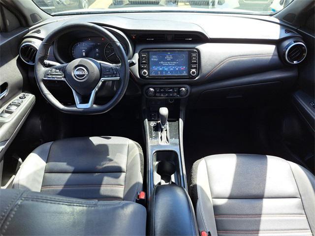 Photo of 2023 Boulder Gray Pearl Nissan Kicks