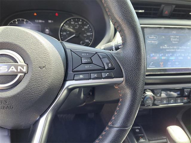 Photo of 2023 Boulder Gray Pearl Nissan Kicks