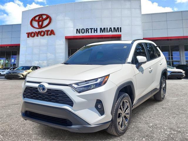 Photo of 2022 Blizzard Pearl Toyota RAV4 Hybrid