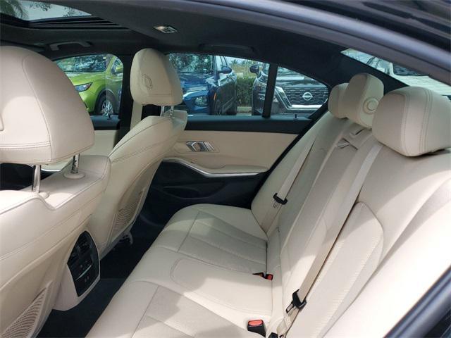 Photo of 2022 Jet Black BMW 330