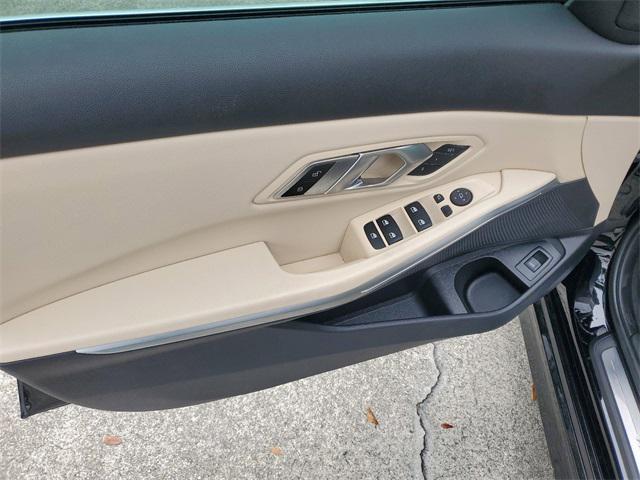 Photo of 2022 Jet Black BMW 330