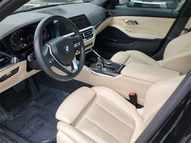 Photo of 2022 Jet Black BMW 330