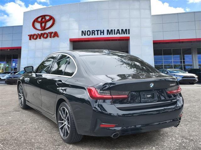 Photo of 2022 Jet Black BMW 330