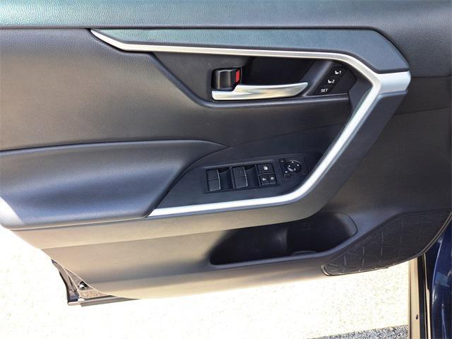 Photo of 2021 Blue Toyota RAV4