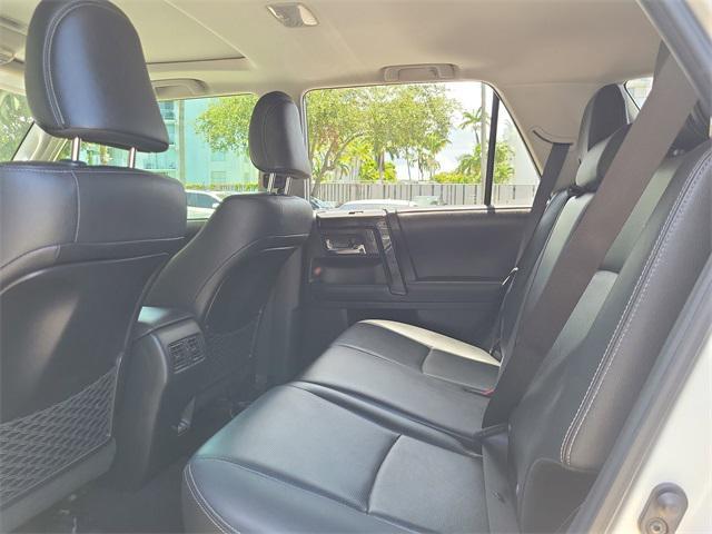 Photo of 2020 Blizzard Pearl Toyota 4Runner