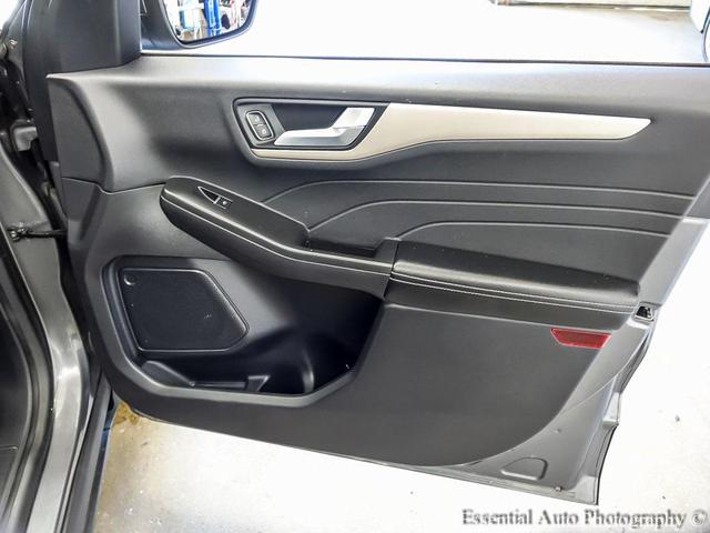 Photo of 2022 CARBONIZED GRAY Ford Escape