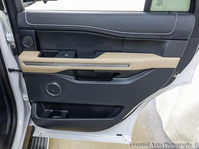 Photo of 2023 OXFORD WHITE Ford Expedition