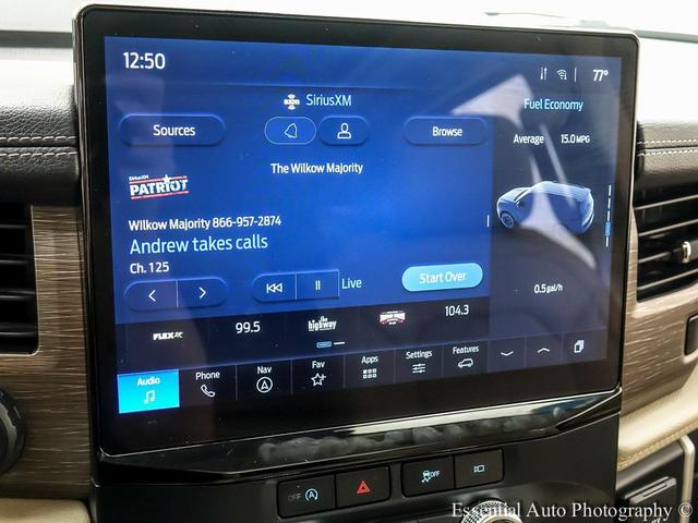 Photo of 2023 OXFORD WHITE Ford Expedition
