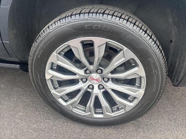 Photo of 2021 Hunter Metallic GMC Yukon