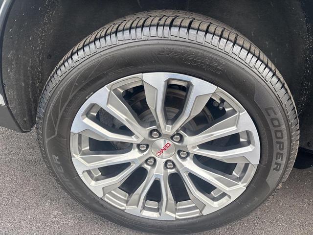 Photo of 2021 Hunter Metallic GMC Yukon