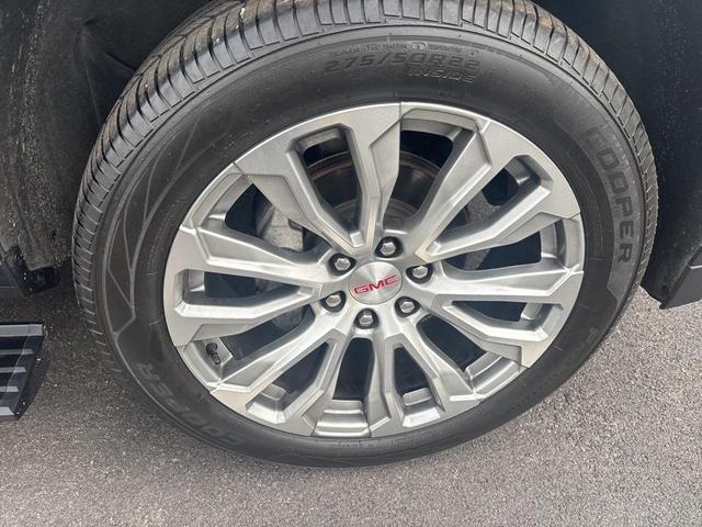 Photo of 2021 Hunter Metallic GMC Yukon