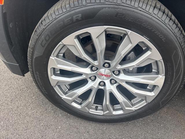 Photo of 2021 Hunter Metallic GMC Yukon