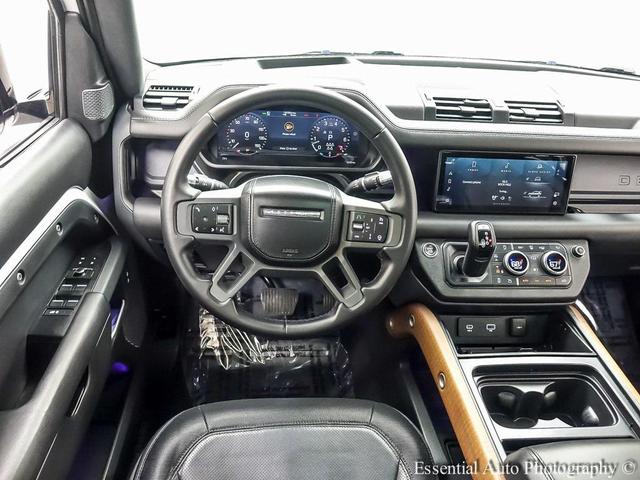 Photo of 2021 White Land Rover Defender