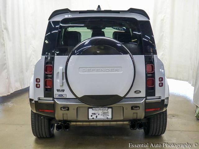 Photo of 2021 White Land Rover Defender