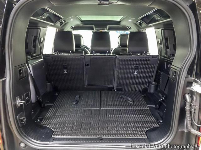 Photo of 2021 White Land Rover Defender