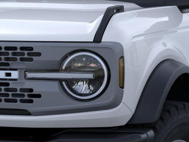 Photo of 2025 OXFORD WHITE Ford Bronco
