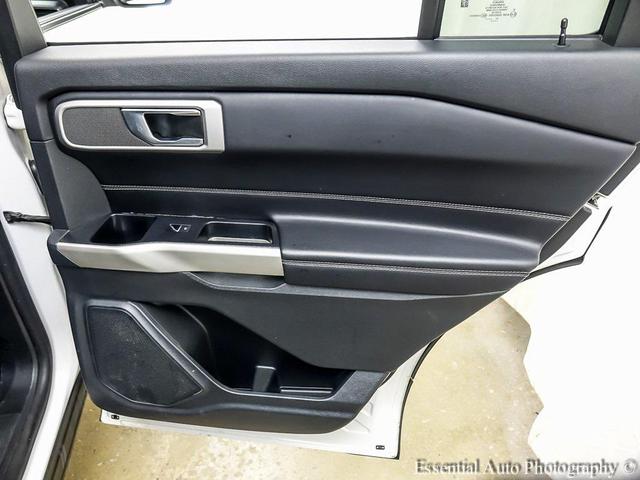 Photo of 2021 STAR WHITE MET TRI-COAT Ford Explorer
