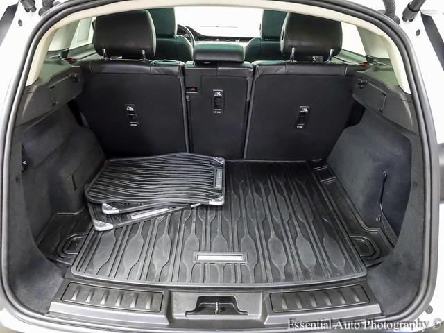 Photo of 2020 White Land Rover Range Rover Evoque