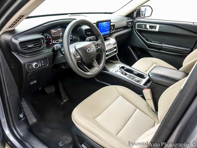 Photo of 2022 CARBONIZED GRAY METALLIC Ford Explorer