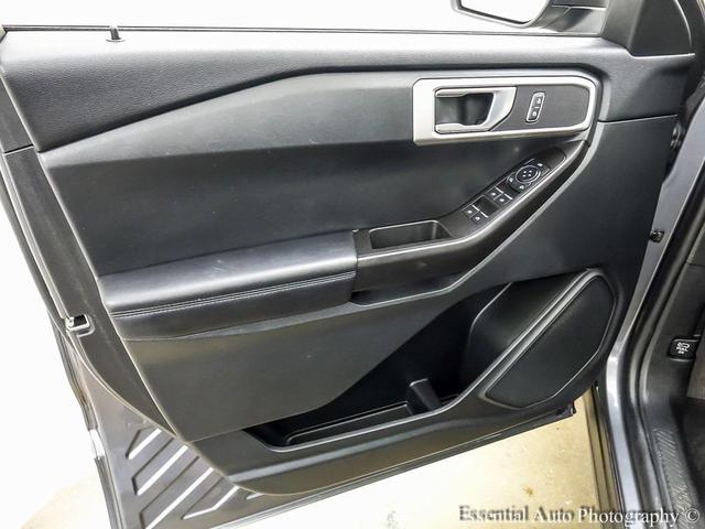 Photo of 2022 CARBONIZED GRAY METALLIC Ford Explorer