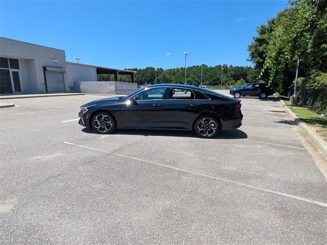 Photo of 2025 Aurora Black Pearl Kia K5