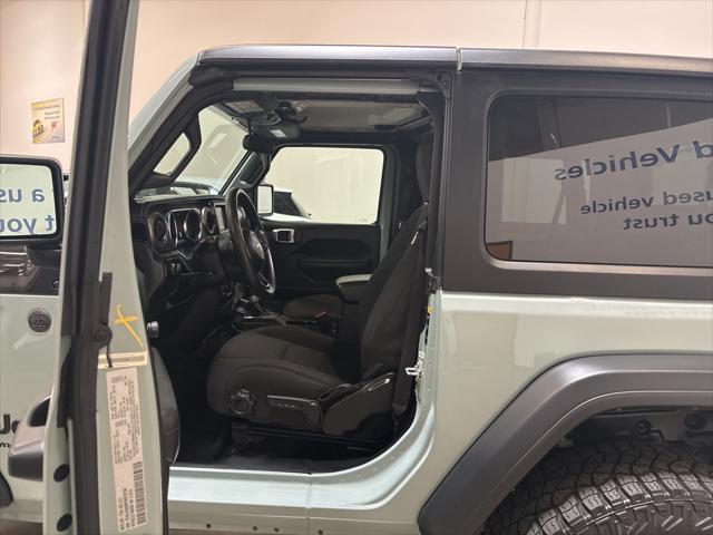 Photo of 2023 Earl Clearcoat Jeep Wrangler