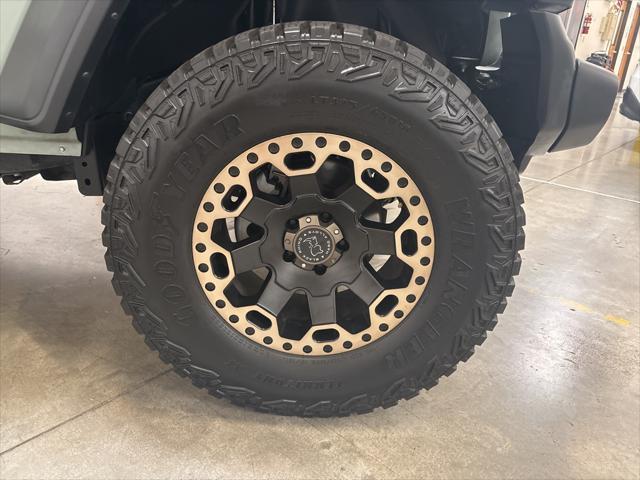 Photo of 2023 Earl Clearcoat Jeep Wrangler