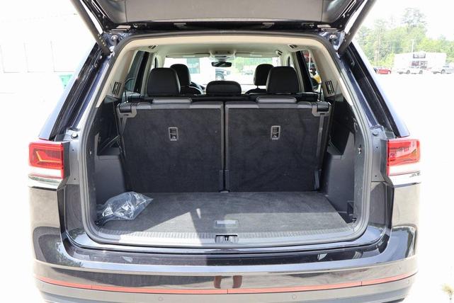 Photo of 2024 Deep Black Pearl Volkswagen Atlas