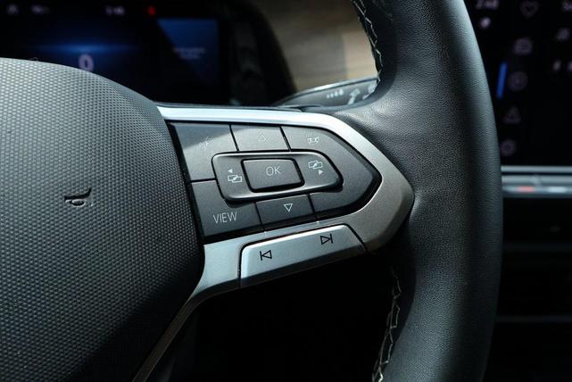Photo of 2024 Deep Black Pearl Volkswagen Atlas