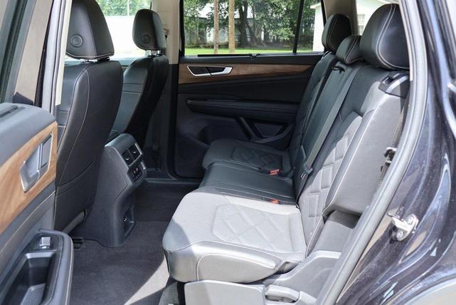 Photo of 2024 Deep Black Pearl Volkswagen Atlas