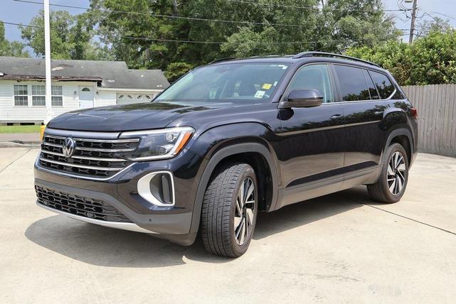 Photo of 2024 Deep Black Pearl Volkswagen Atlas