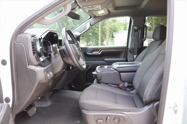 Photo of 2023 Summit White Chevrolet Silverado 1500