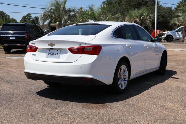 Photo of 2024 Summit White Chevrolet Malibu