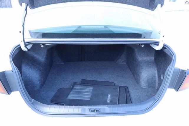 Photo of 2025 Pearl White Tricoat Nissan Altima