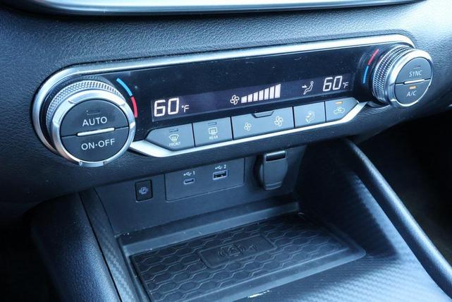 Photo of 2025 Pearl White Tricoat Nissan Altima