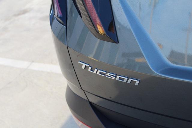 Photo of 2022 Amazon Gray Hyundai TUCSON