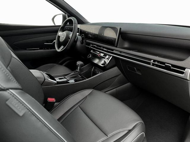 Photo of 2025 Atlas White Hyundai SANTA CRUZ