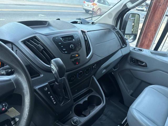 Photo of 2017 Oxford White Ford Transit-250