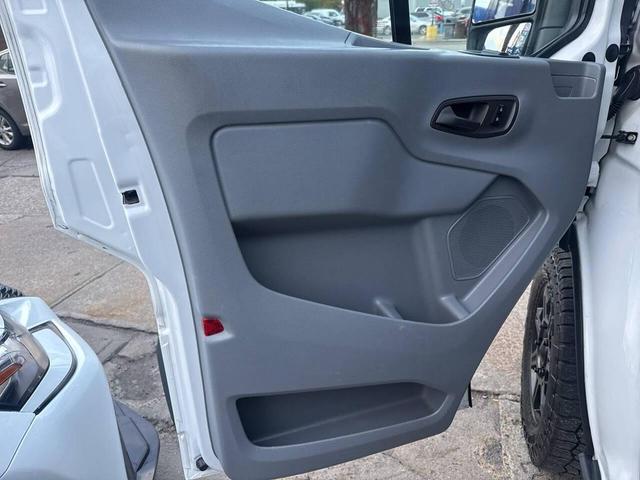 Photo of 2017 Oxford White Ford Transit-250