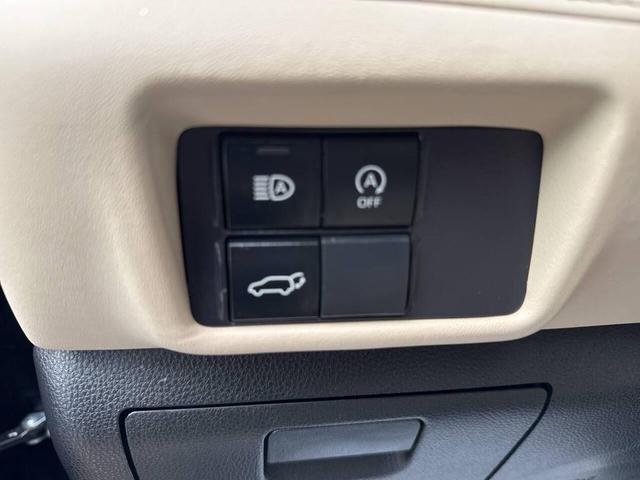 Photo of 2023 Midnight Black Metallic Toyota Highlander
