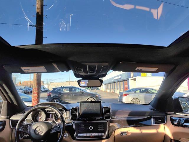Photo of 2017 White Mercedes-Benz AMG GLE 43